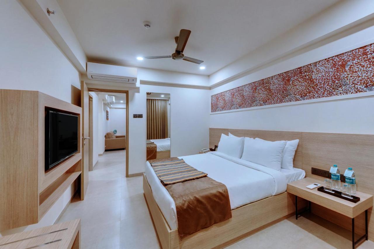 The Fern Habitat, Candolim, Goa Экстерьер фото
